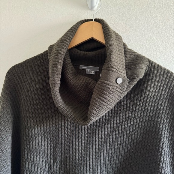 New Vince Green Cowl Neck Buttons Oversized Sweater size Small - Picture 6 of 11